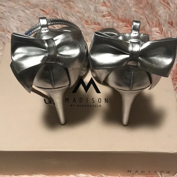 Shoes - Picture 2 of 4